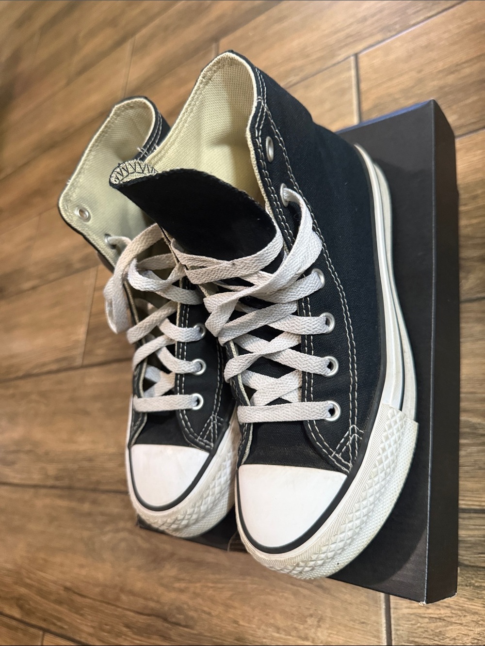 Converse Chuck Taylor All Star High Top Kids Size 4